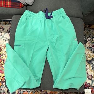 Figs surgical green high waisted yola pants (old waist band)